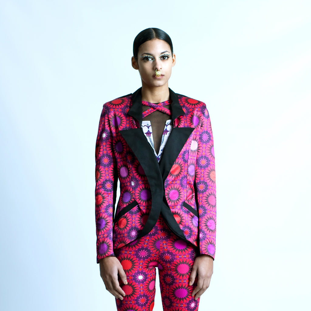 Aziz Blazer – Tramp In Disguise